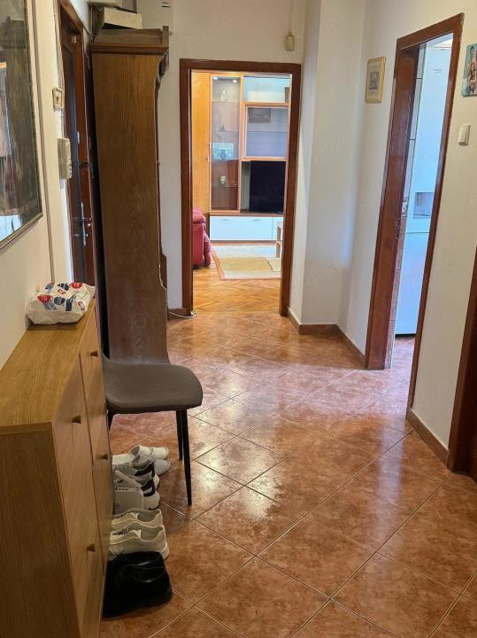Apartament 3 Camere Decomandat, 84 mp, 2 Băi, 2 Balcoane, Bloc 1995