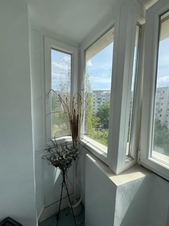 Apartament 3 Camere Decomandat, 84 mp, 2 Băi, 2 Balcoane, Bloc 1995