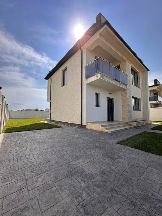 CASĂ INDIVIDUALĂ NOUĂ | 4 Camere | Teren 440 mp | Finisaje Premium