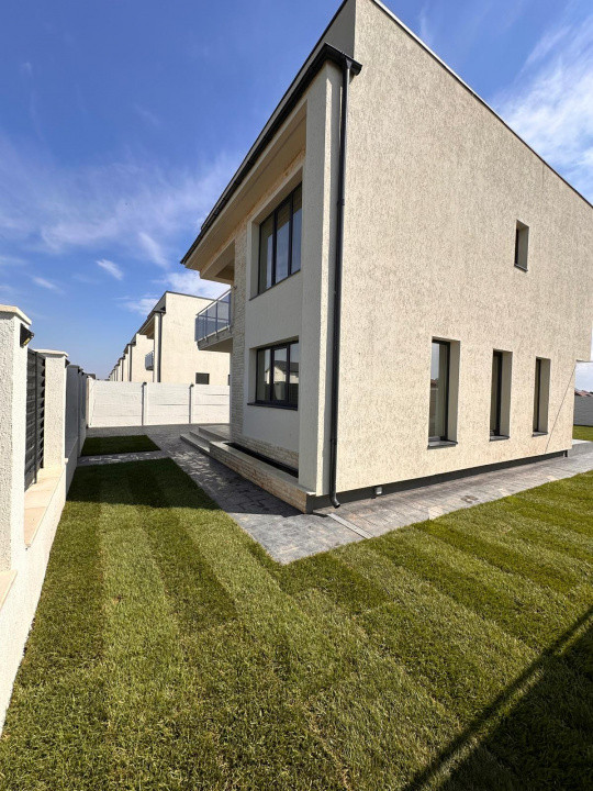 CASĂ INDIVIDUALĂ NOUĂ | 4 Camere | Teren 440 mp | Finisaje Premium