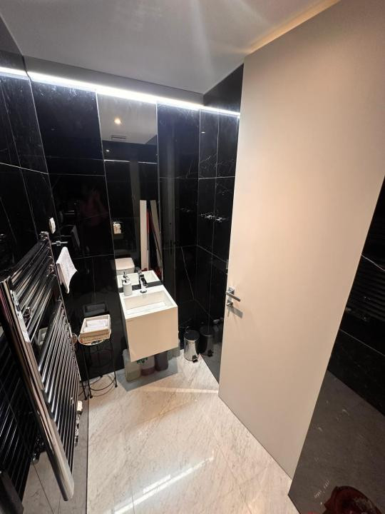 Duplex exclusivist cu grădină privată și terasă în zona Charles de Gaulle