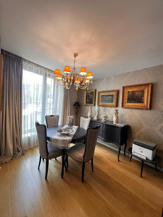 Duplex exclusivist cu grădină privată și terasă în zona Charles de Gaulle