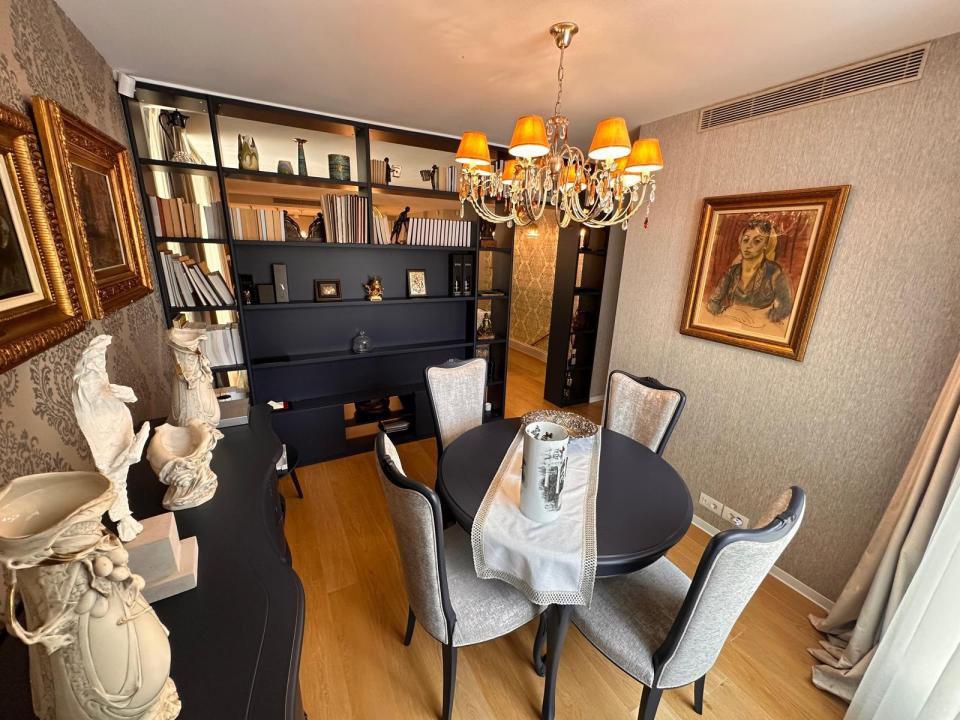 Duplex exclusivist cu grădină privată și terasă în zona Charles de Gaulle