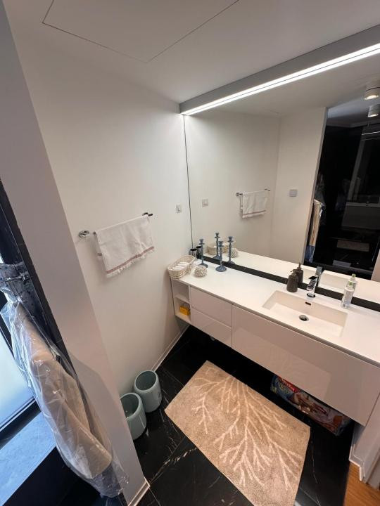 Duplex exclusivist cu grădină privată și terasă în zona Charles de Gaulle