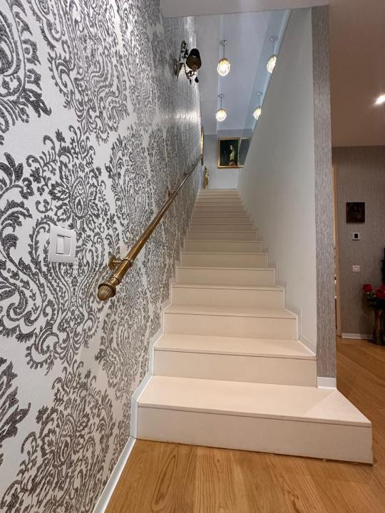 Duplex exclusivist cu grădină privată și terasă în zona Charles de Gaulle