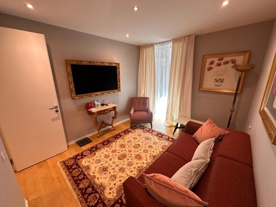 Duplex exclusivist cu grădină privată și terasă în zona Charles de Gaulle