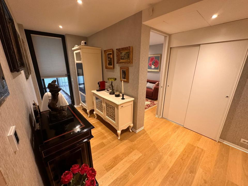 Duplex exclusivist cu grădină privată și terasă în zona Charles de Gaulle