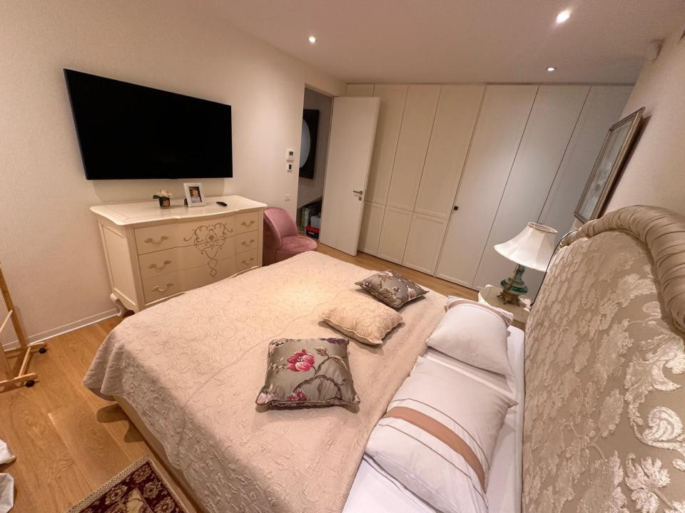 Duplex exclusivist cu grădină privată și terasă în zona Charles de Gaulle