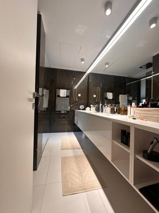 Duplex exclusivist cu grădină privată și terasă în zona Charles de Gaulle