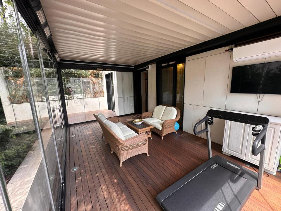 Duplex exclusivist cu grădină privată și terasă în zona Charles de Gaulle