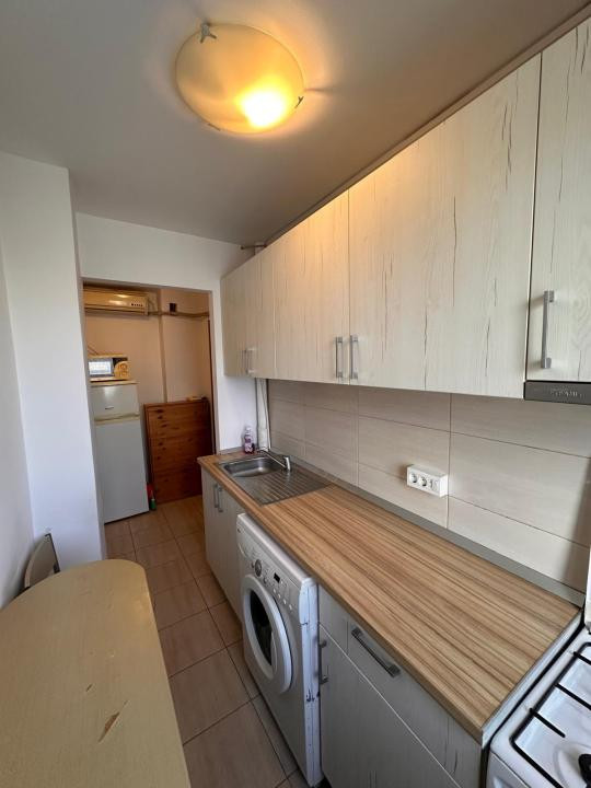 Apartament 2 camere decomandat, mobilat și utilat - Zona Piața Reșița