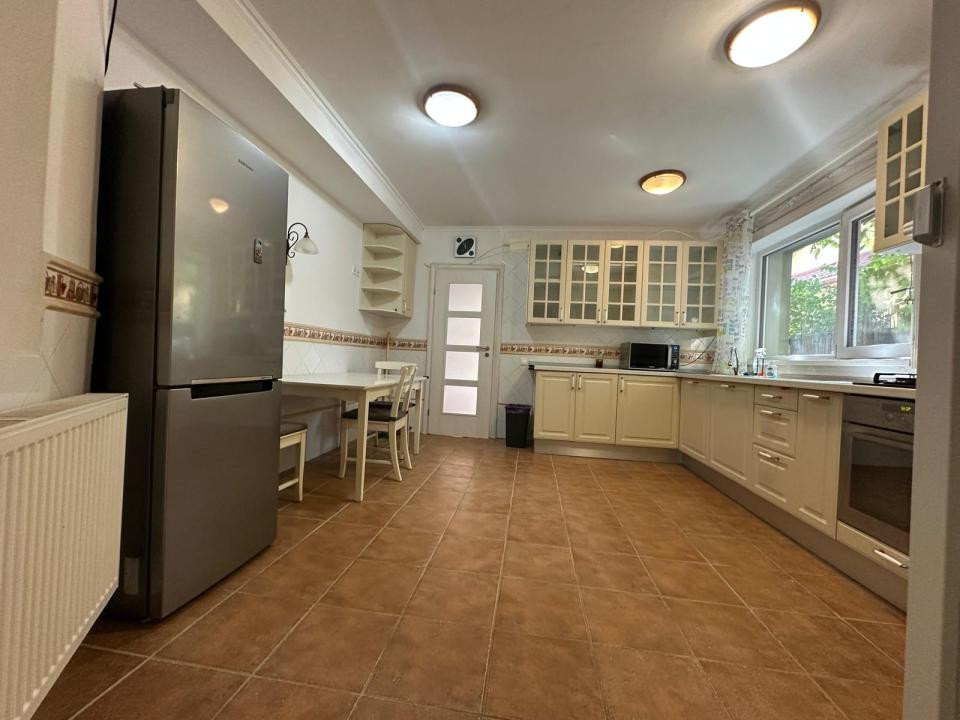 Apartament în vilă | 120 mp + curte 100 mp | Parter | Otopeni