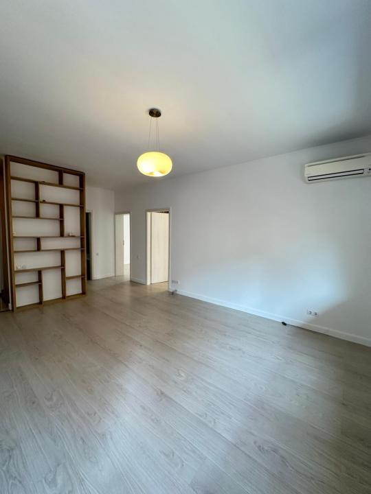 Apartament spațios cu 3 camere și loc de parcare | Otopeni 
