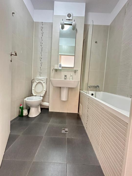 Apartament spațios cu 3 camere și loc de parcare | Otopeni 